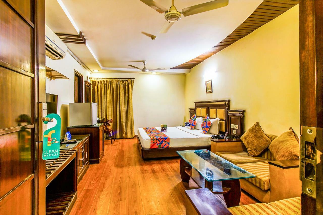 Fabhotel Stay Residency Nuova Delhi Esterno foto