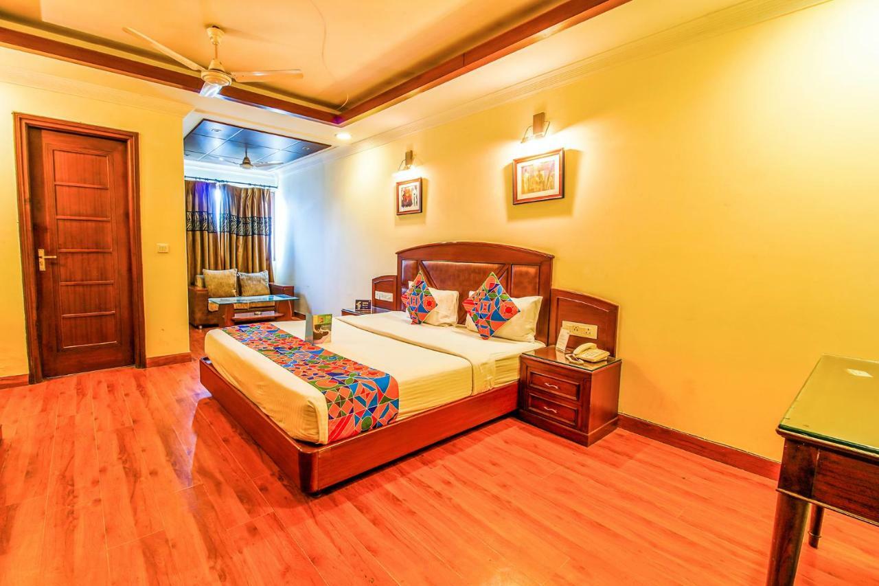Fabhotel Stay Residency Nuova Delhi Esterno foto